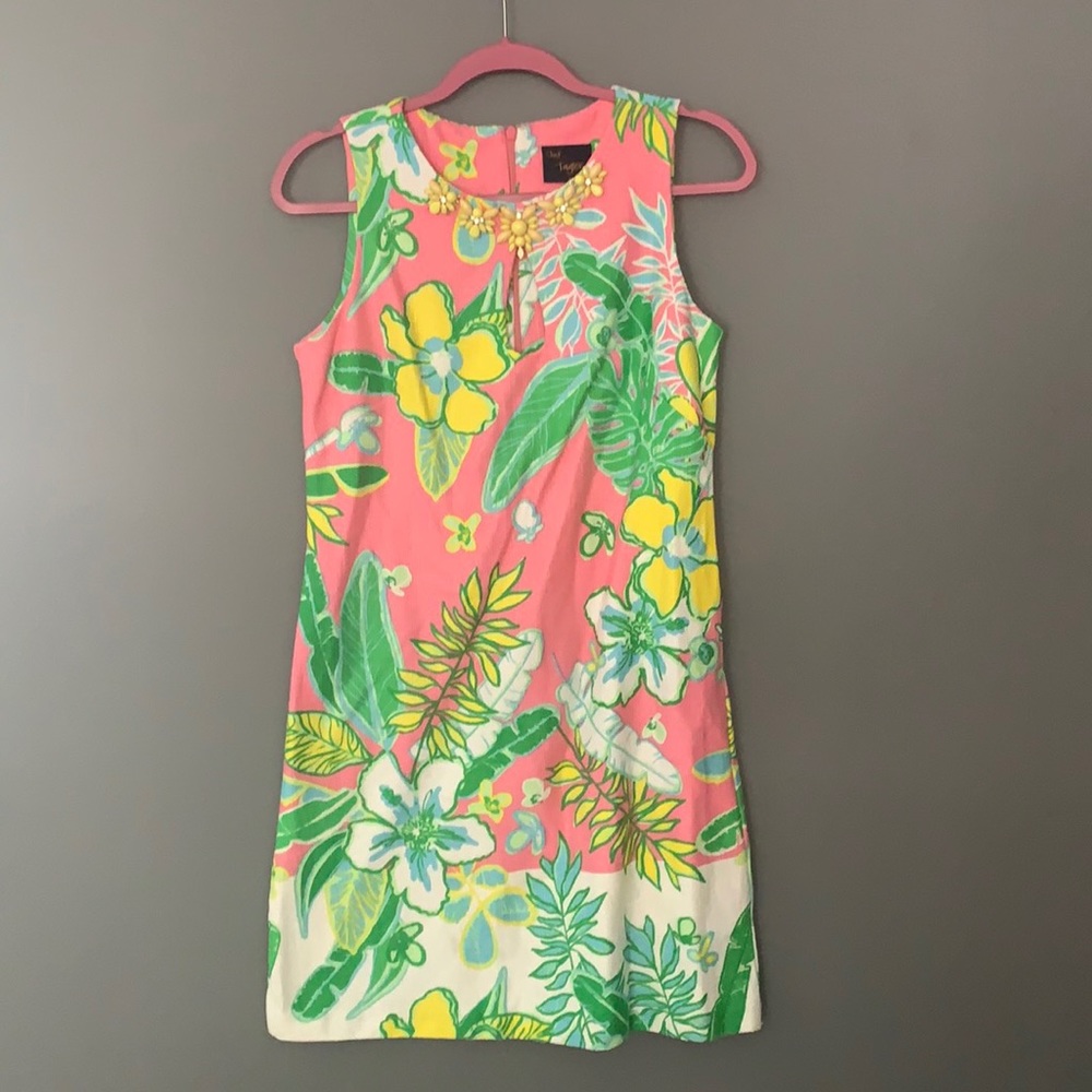 Sleeveless floral keyhole dress